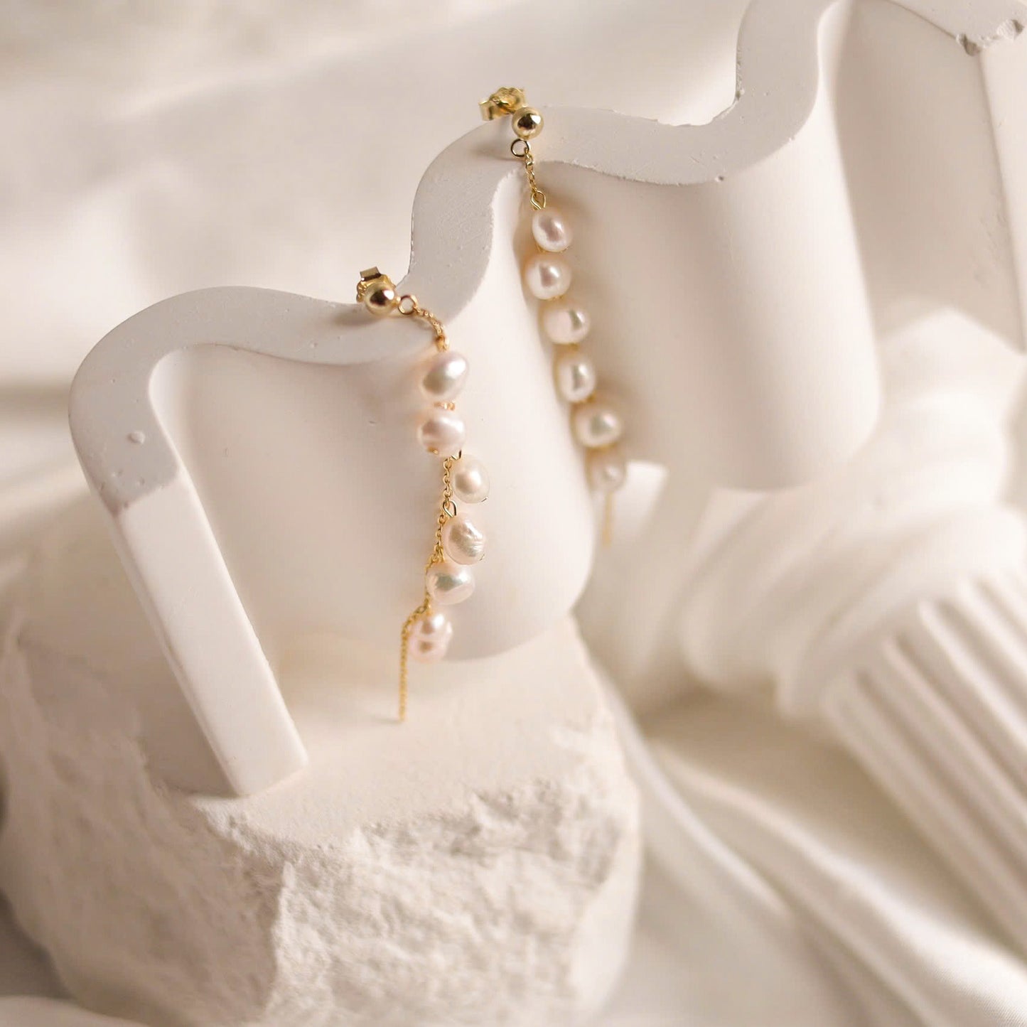 Dangle Mini Pearl Earrings