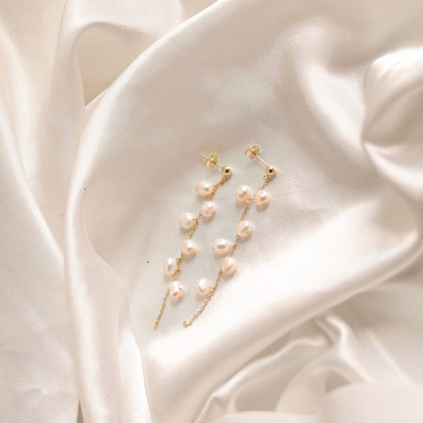 Dangle Mini Pearl Earrings