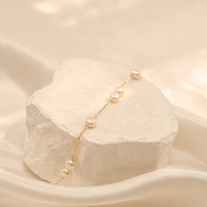 Dainty Pearl Bracelet