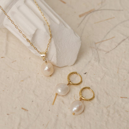 Baroque Pearl Drop Necklace