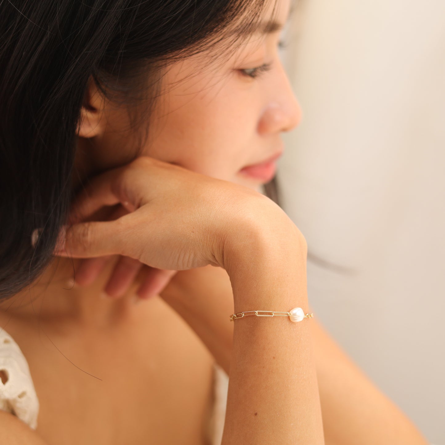 Single Pearl Link Chain Bracelet