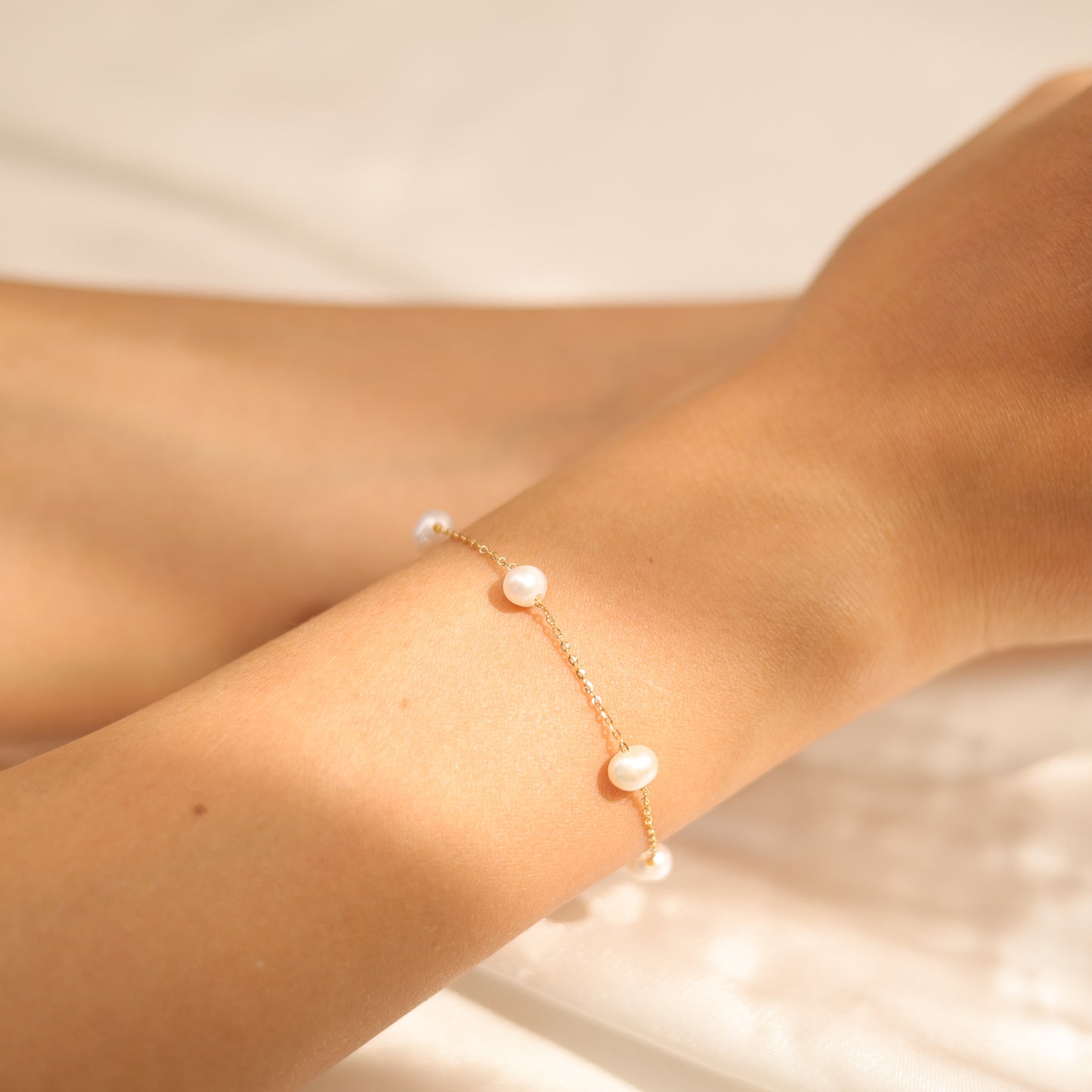 Dainty Pearl Chain Bracelet