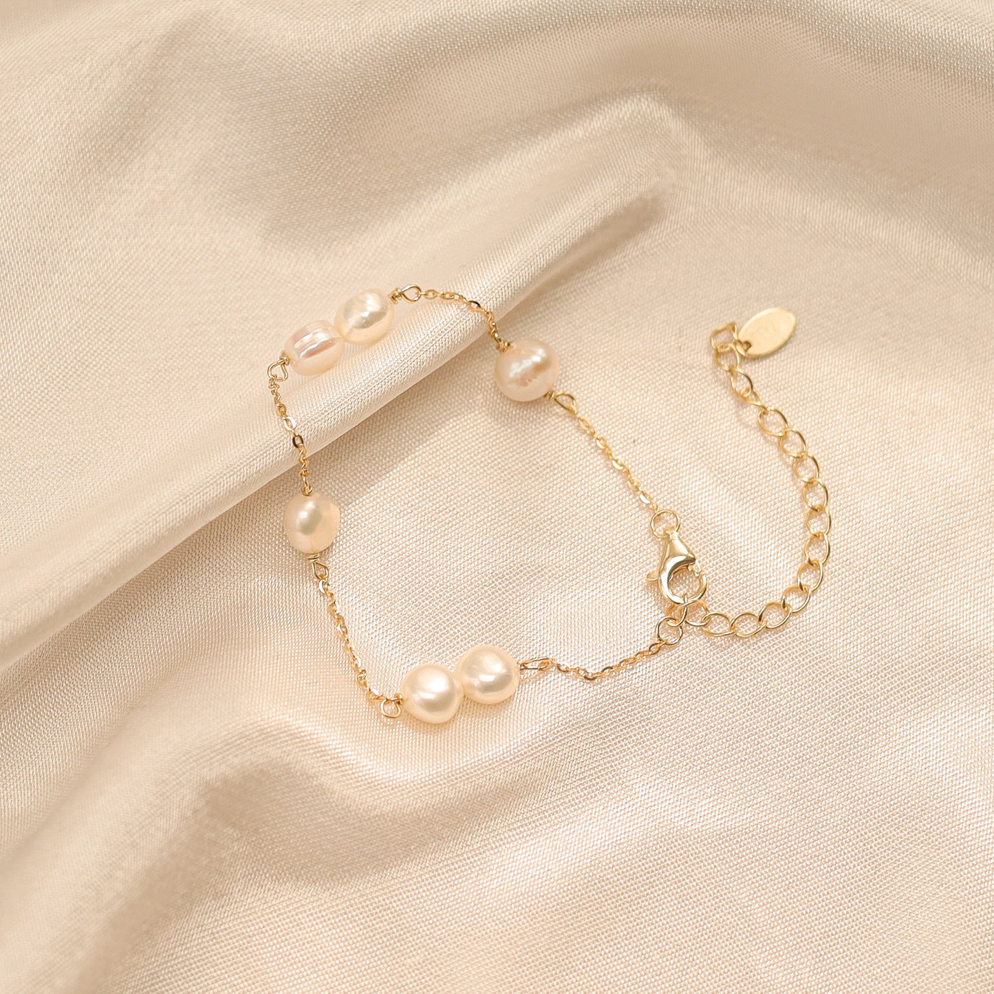 Dainty Pearl Bracelet