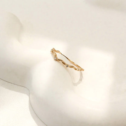 Dainty Spring Leaf Ring