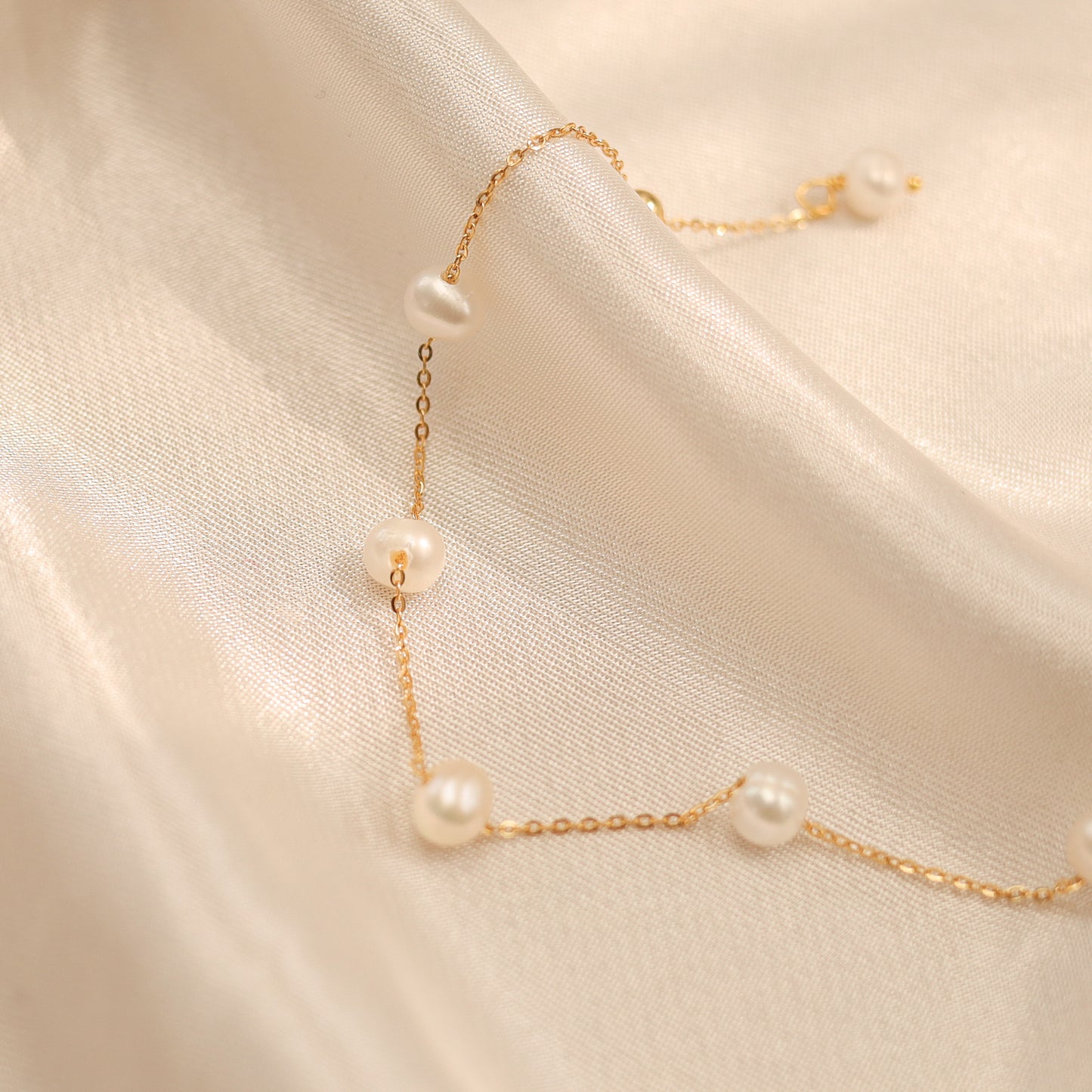 Dainty Pearl Chain Bracelet